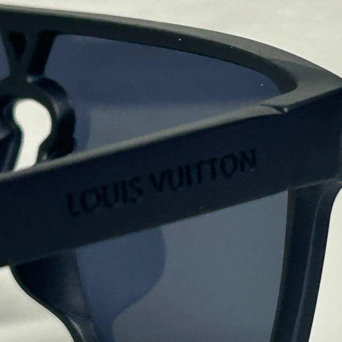 Louis Vuitton "Waimea" Solgalsögon